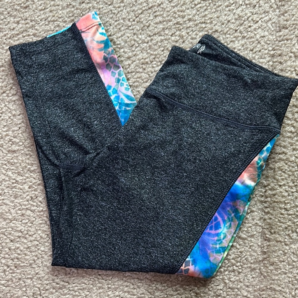 LuLaRoe Jade Capri Leggings - Size S